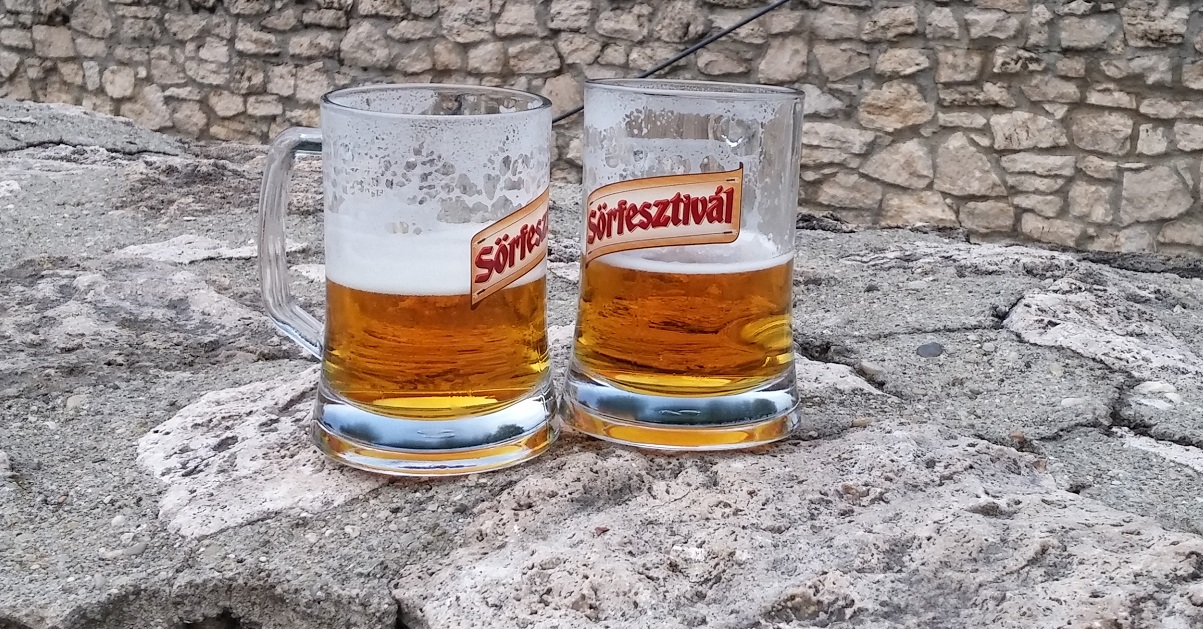 Dobjatok be pár korsó sört a Budavári Sörfeszten